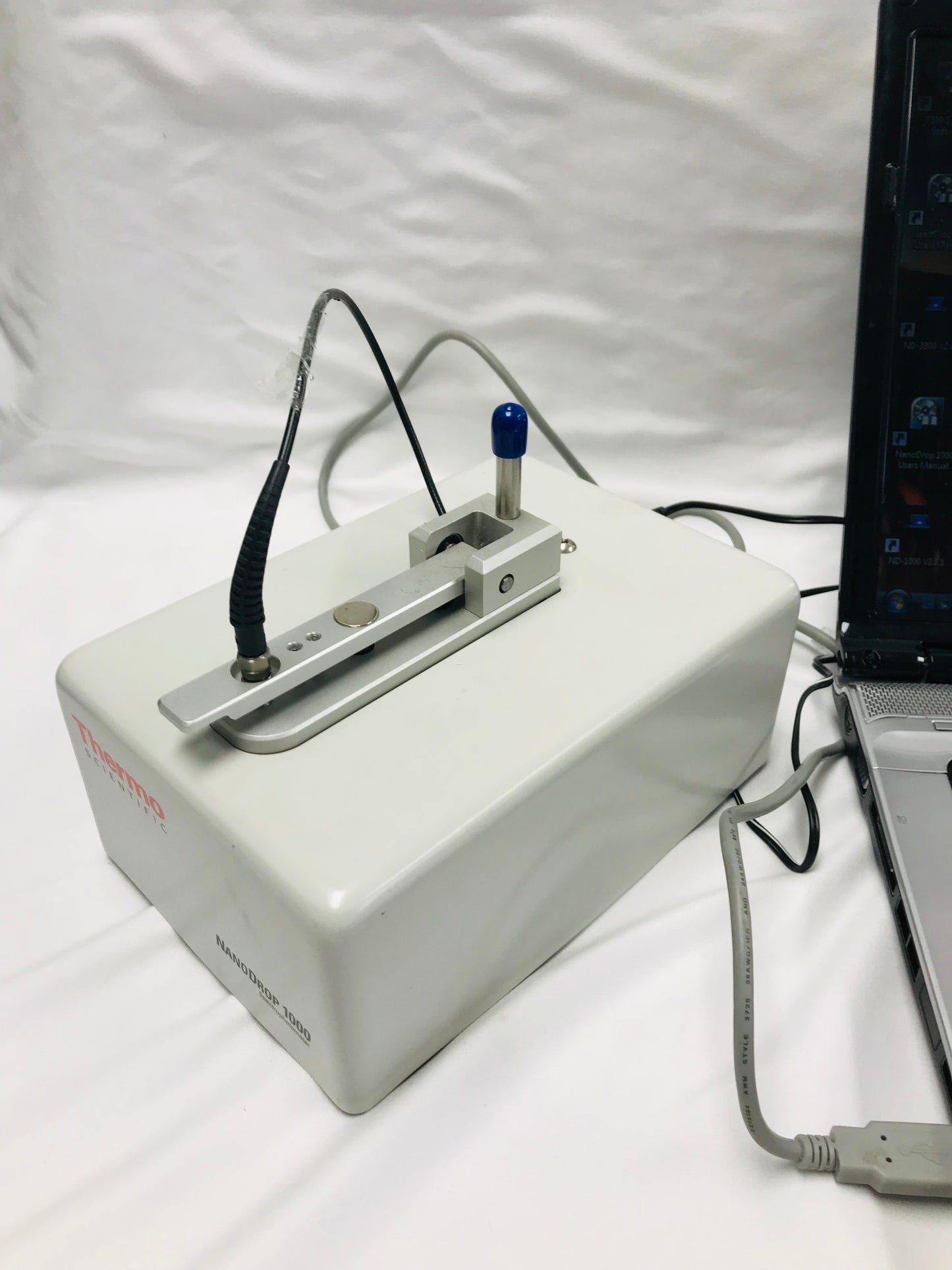 Thermo ND-1000 NanoDrop UV/VIS Spectrophotometer with Computer Tested Working