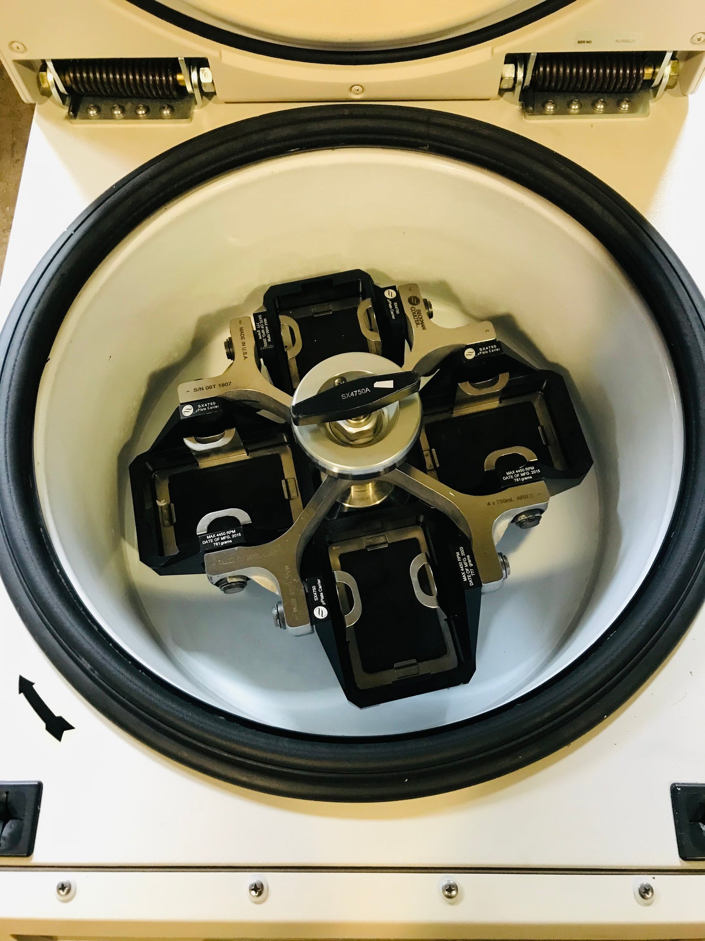 Beckman Coulter Allegra X-15R Refrigerated Centrifuge with Rotor and Buckets