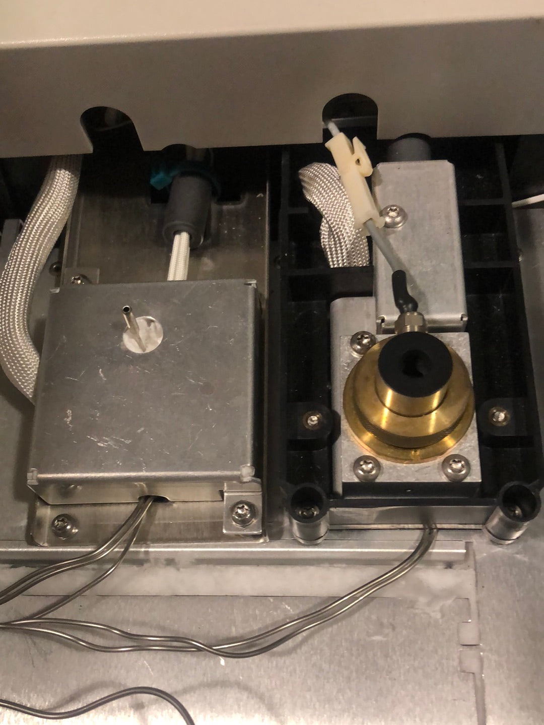 Agilent 6890N GC Gas Chromatography System HP with NPD FID