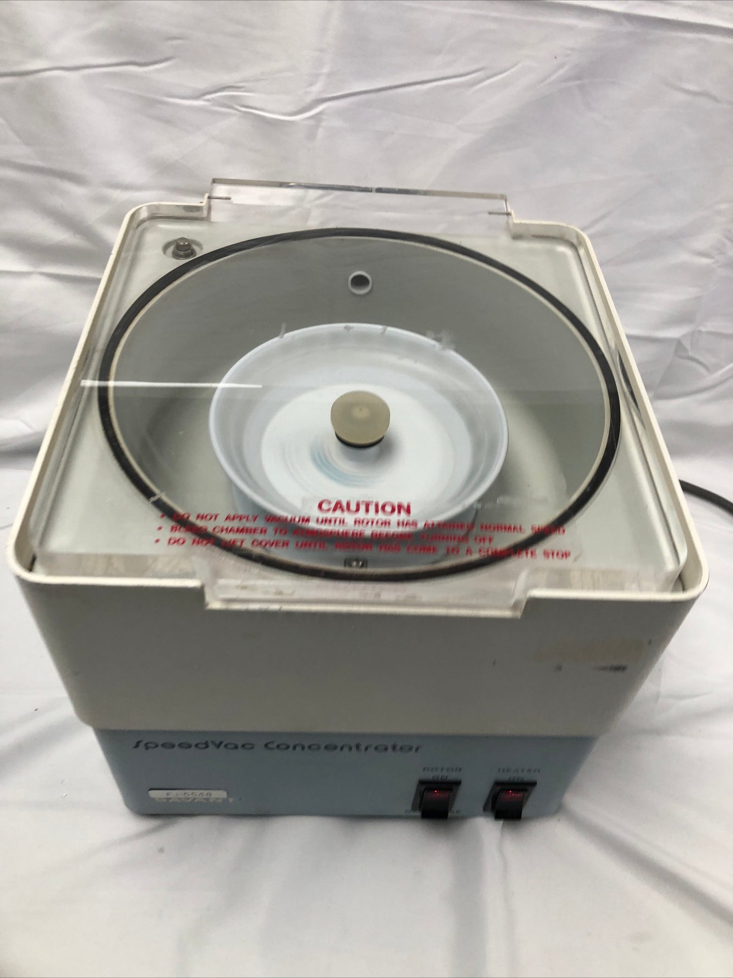 Savant SVC 100 H SpeedVac Concentrator Heated Lab Centrifuge Working