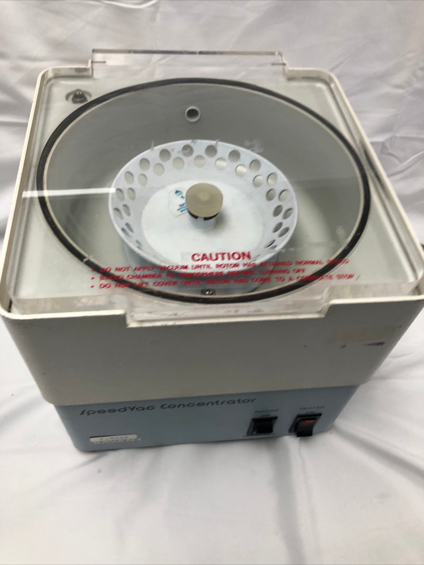 Savant SVC 100 H SpeedVac Concentrator Heated Lab Centrifuge Working