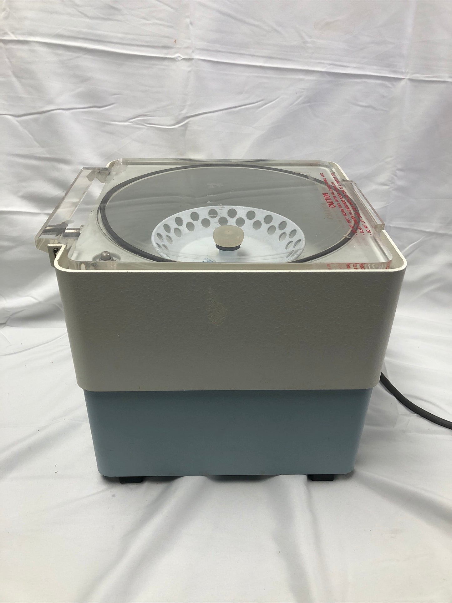 Savant SVC 100 H SpeedVac Concentrator Heated Lab Centrifuge Working