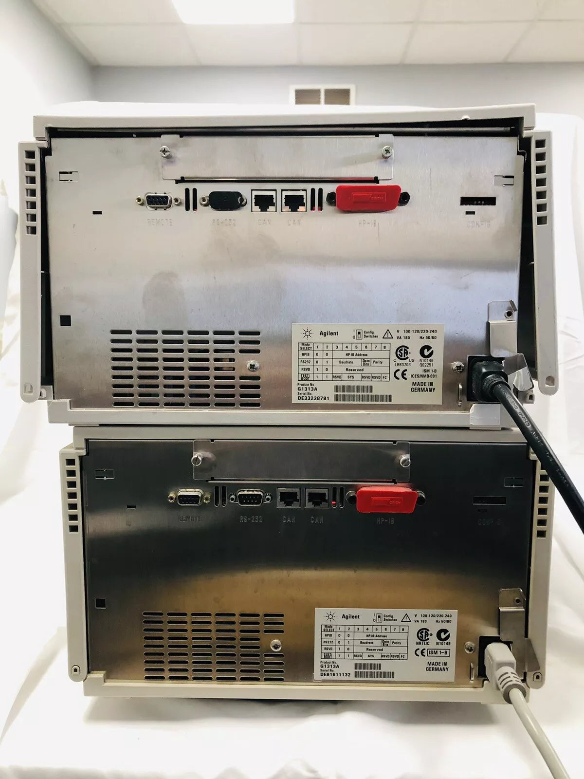 2x Agilent HP Series 1100 HP G1313A ALS Autosampler Power UP (For Parts) VIDEO