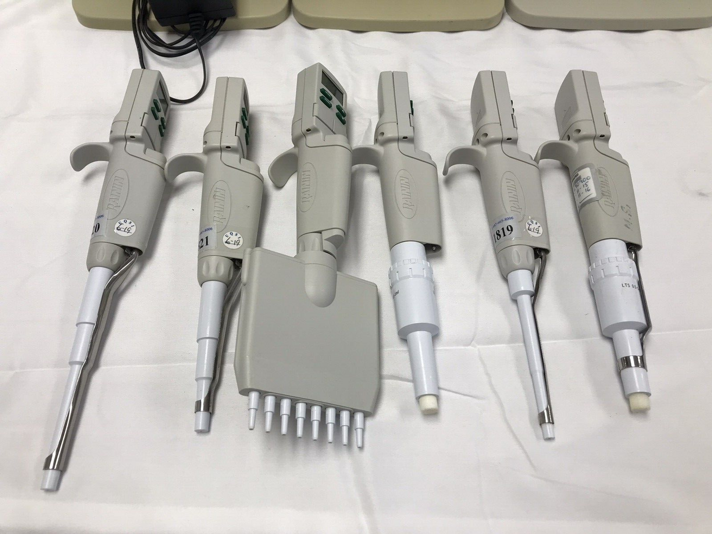 LOT of 6 - RAININ EDP3 Plus DIGITAL PIPETTES 2-5000 µL &3 E3 RAPID CHARGE STAND