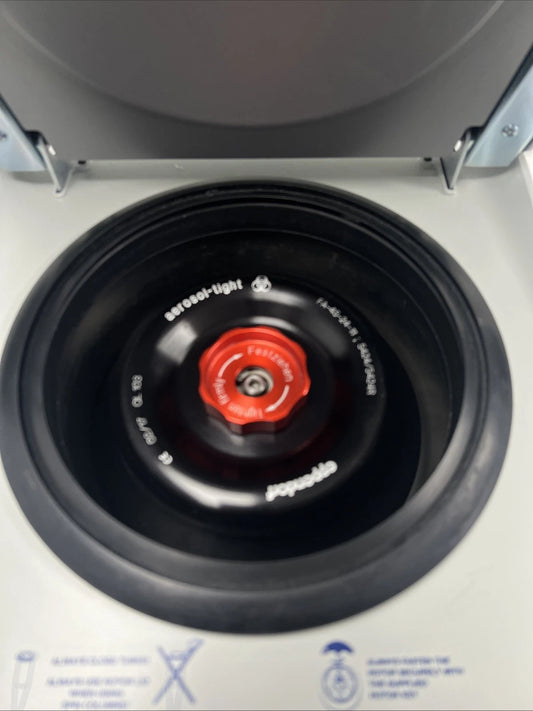 Eppendorf 5424R Refrigerated Centrifuge with FA-45-24-11 Rotor + Lid ~ Clean