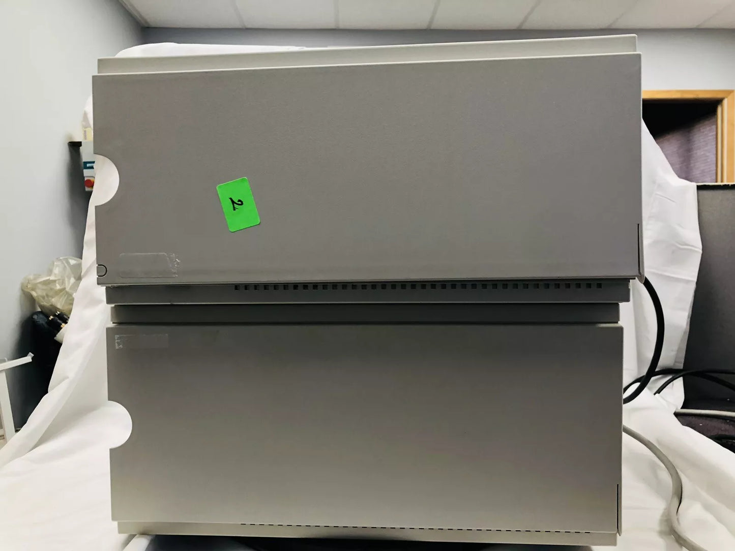 2x Agilent HP Series 1100 HP G1313A ALS Autosampler Power UP (For Parts) VIDEO