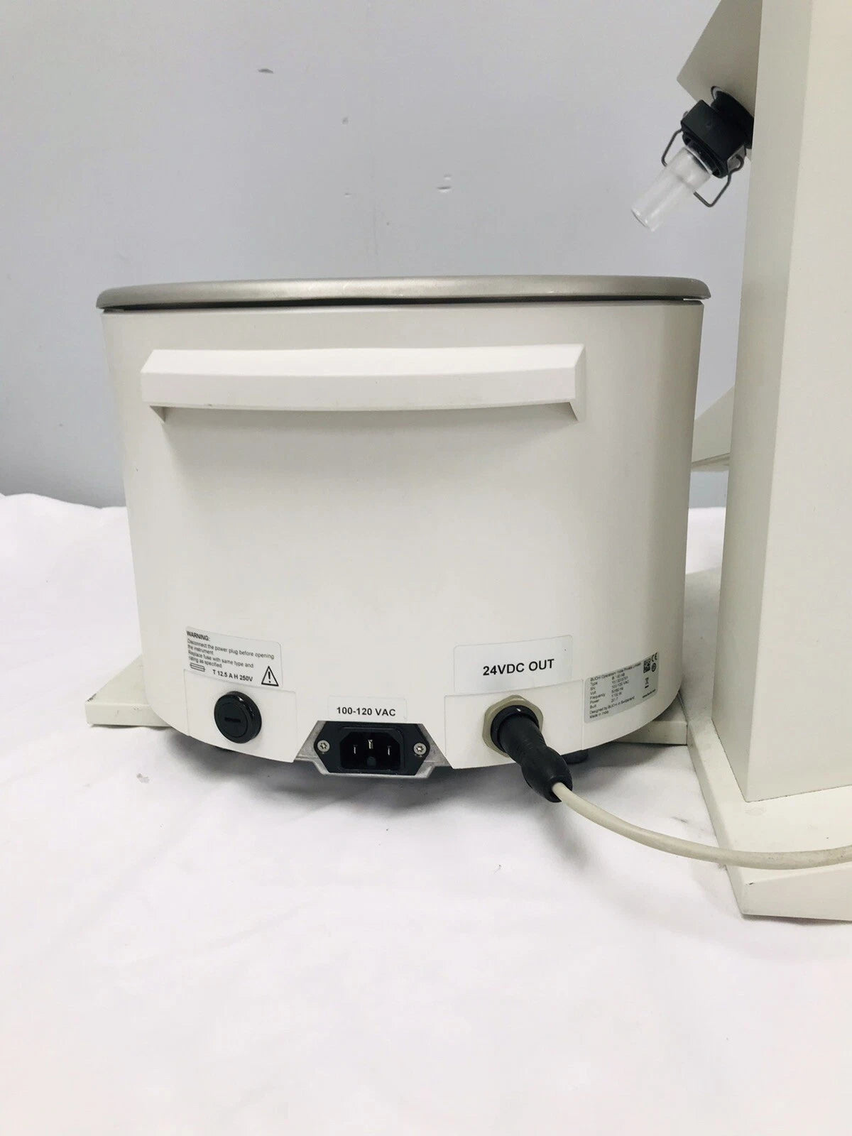 Buchi Rotavapor R-100 Rotary Evaporator With B-100 HB Heating Bath