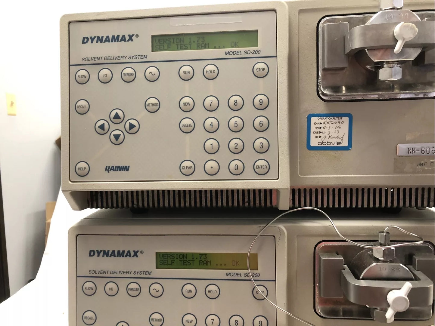 set of 2 Varian Dynamax SD-200 HPLC Pump Rainin Solvent Delivery System Video