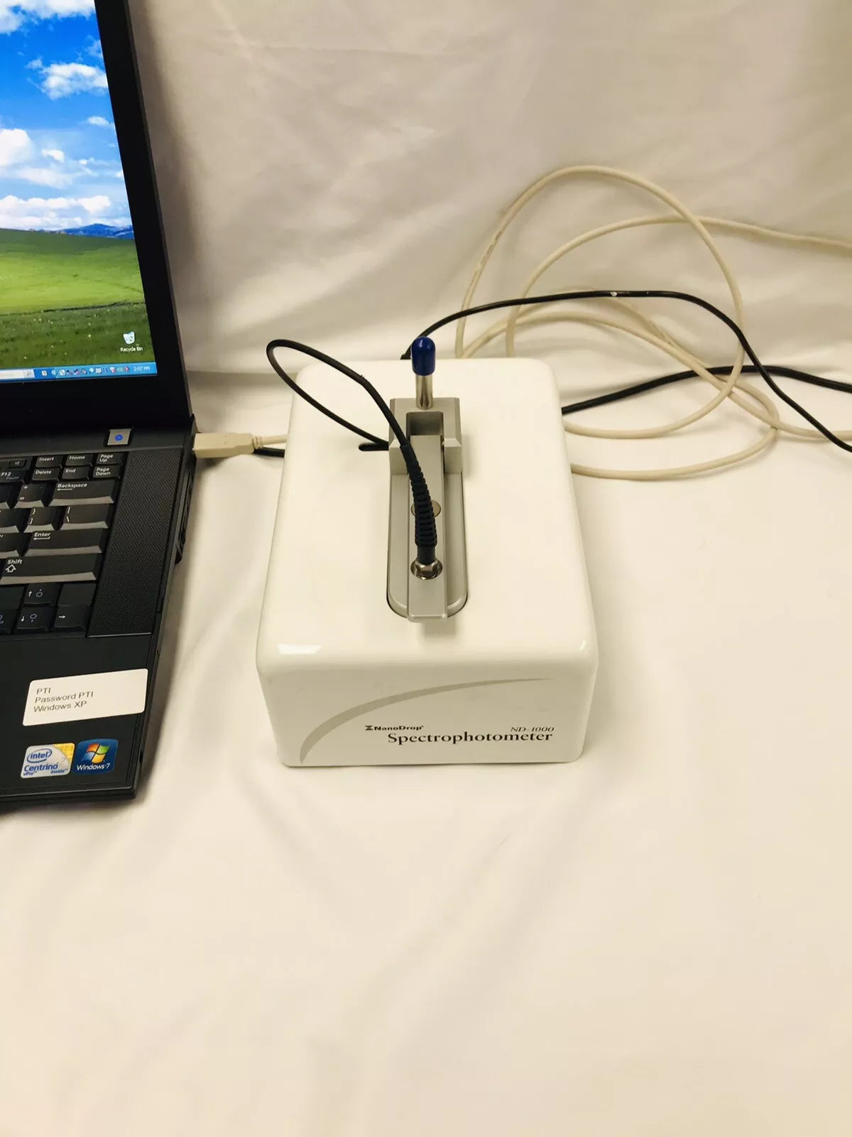 Thermo ND-1000 NanoDrop UV/VIS Spectrophotometer with Computer Tested Working