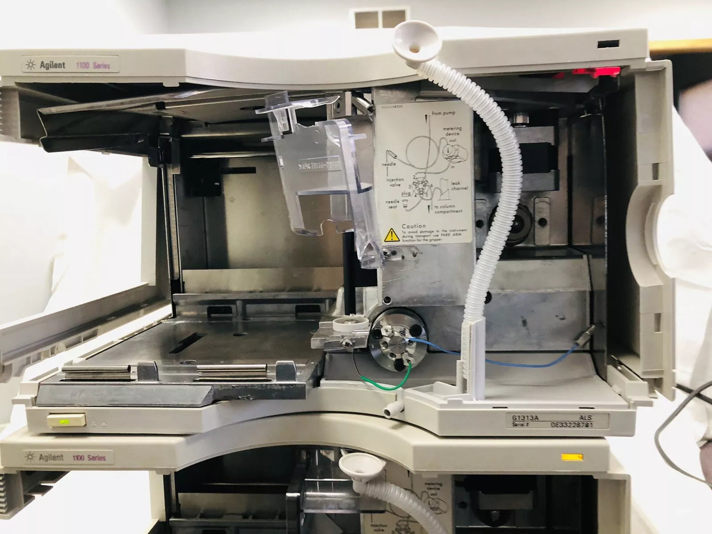 2x Agilent HP Series 1100 HP G1313A ALS Autosampler Power UP (For Parts) VIDEO