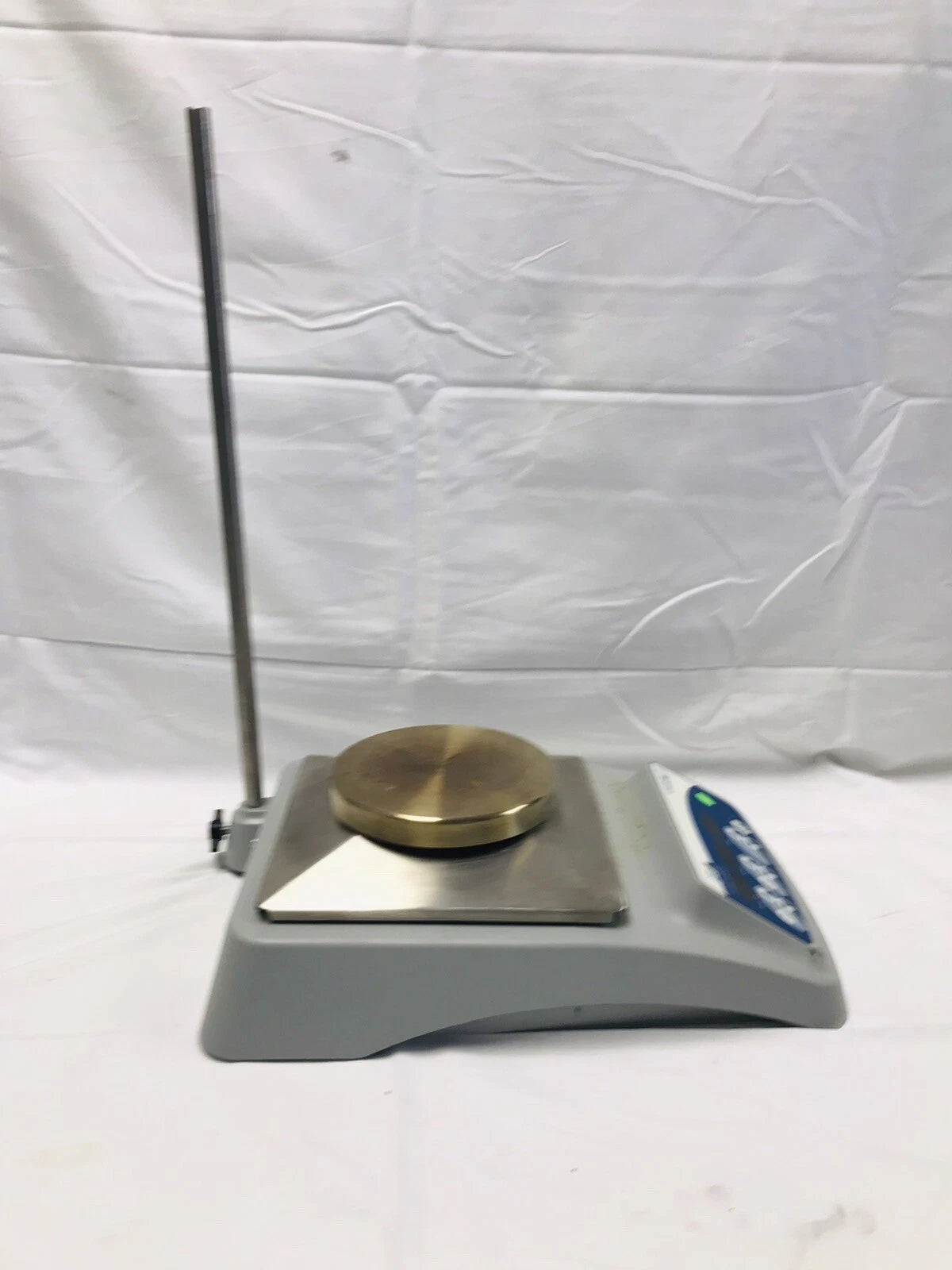 VWR Hotplate & Magnetic Stirrer 89171-864 Professional Round Top Tested Working