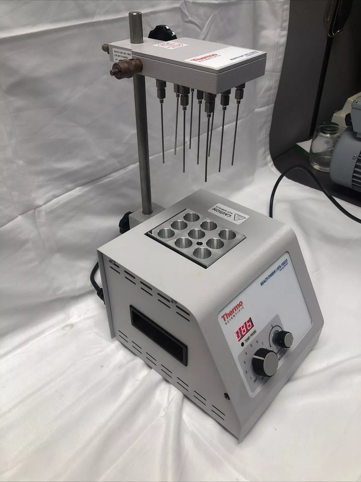 Thermo Scientific Reacti-Therm I #TS-18822 W/ Reacti-Vap I TC-18825 Tube Block