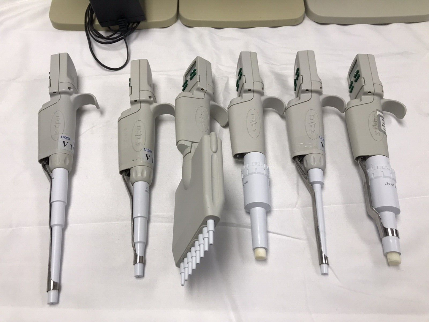 LOT of 6 - RAININ EDP3 Plus DIGITAL PIPETTES 2-5000 µL &3 E3 RAPID CHARGE STAND