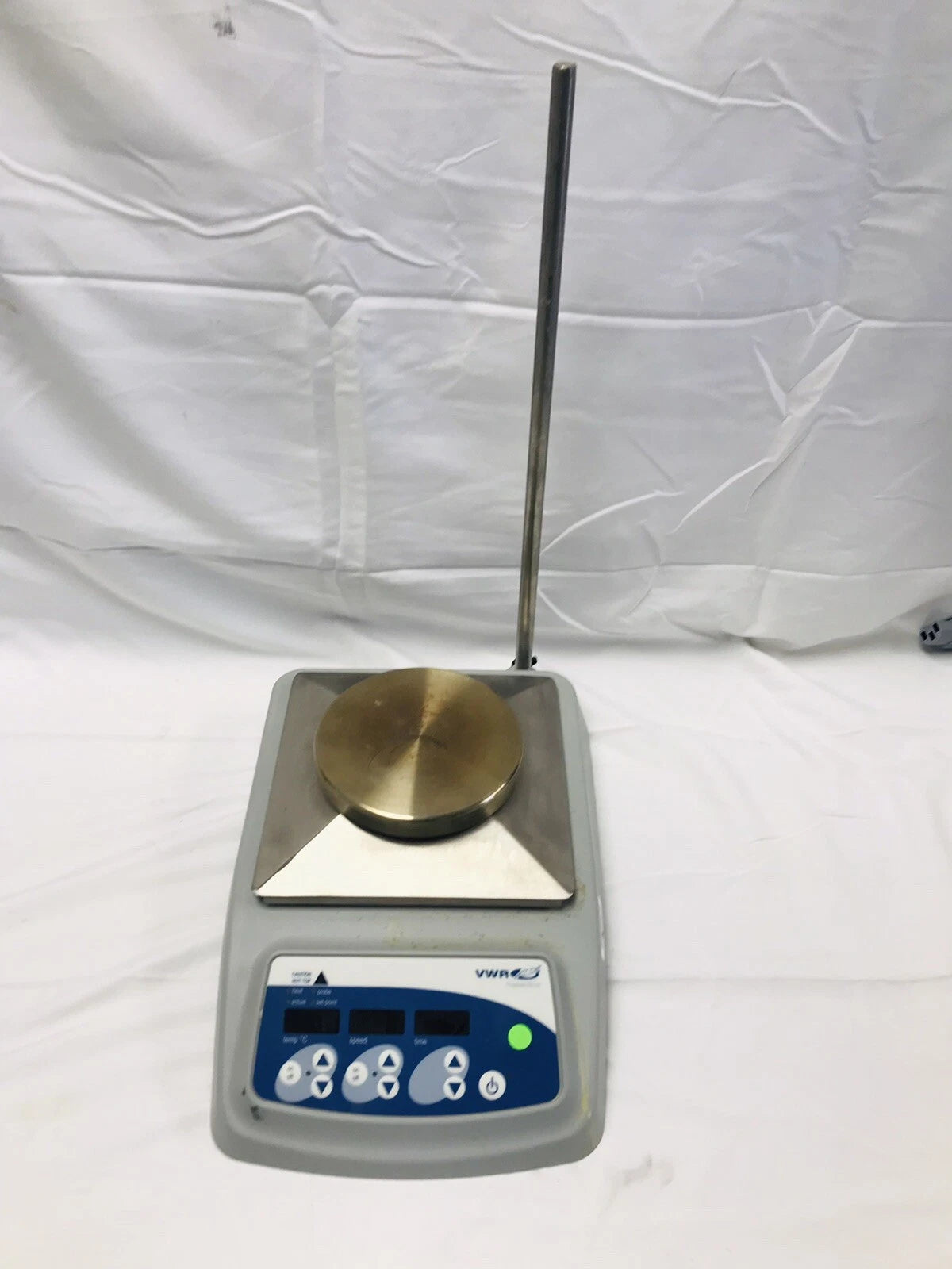 VWR Hotplate & Magnetic Stirrer 89171-864 Professional Round Top Tested Working