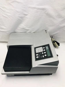 BioTek Microplate Reader ELX808 LBS ELX808IUBWI Power Up Good Condition