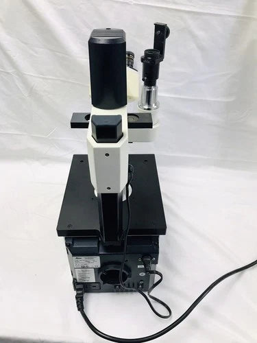 Leica - Leitz DM IL Inverted Phase Contrast Microscope With 4 Objectives DMIL