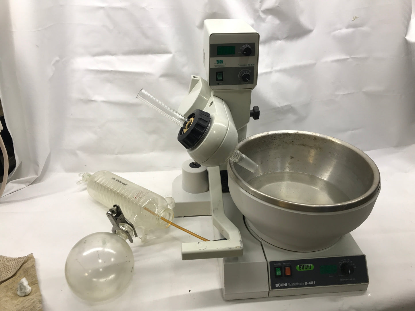 Buchi R-124 Rotavapor & Water Bath B-481 Some Glassware