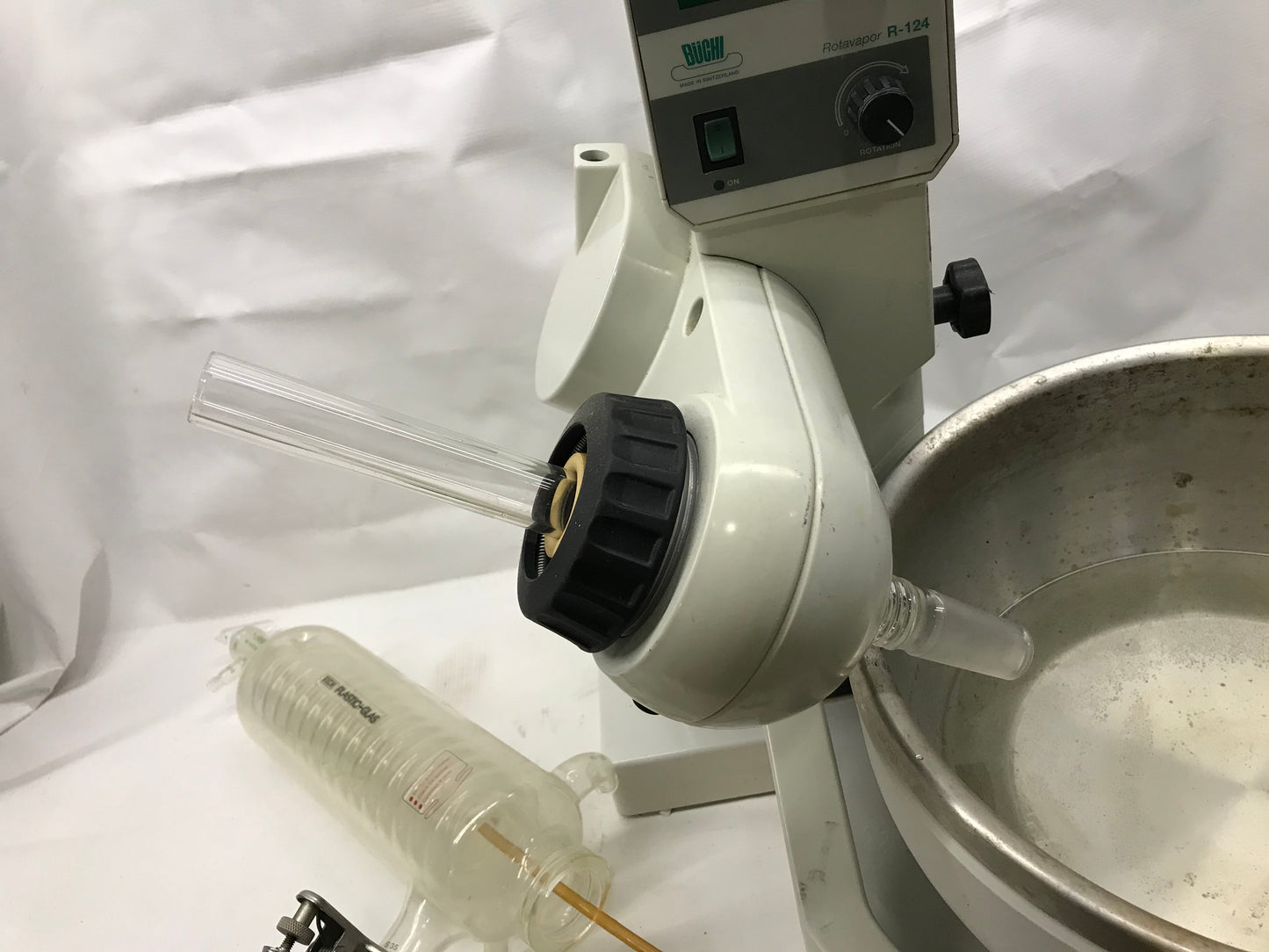 Buchi R-124 Rotavapor & Water Bath B-481 Some Glassware