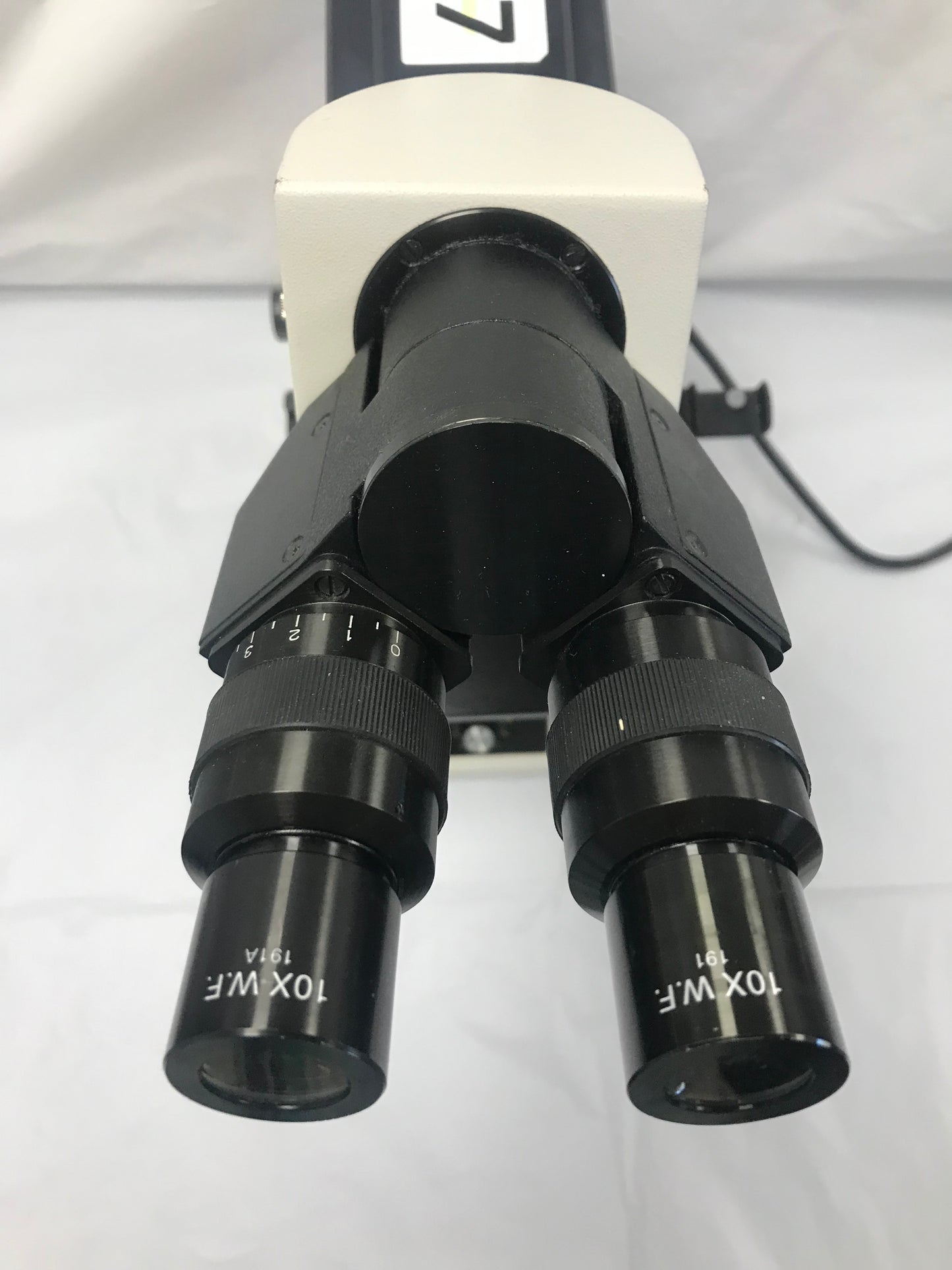 Leica ATC 2000 Illuminated Compound Light Microscope Tested Warranty