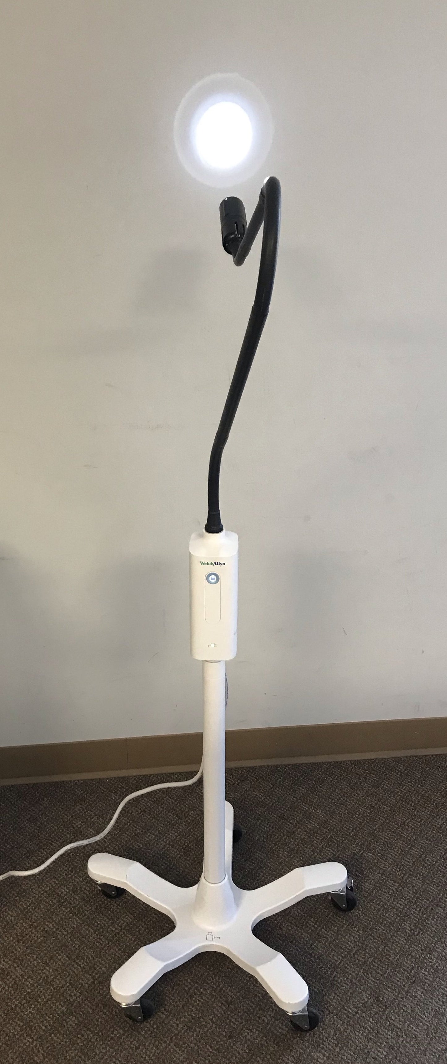 Welch Allyn GS Exam Light IV with Rolling Stand and Power Cord w/ Base