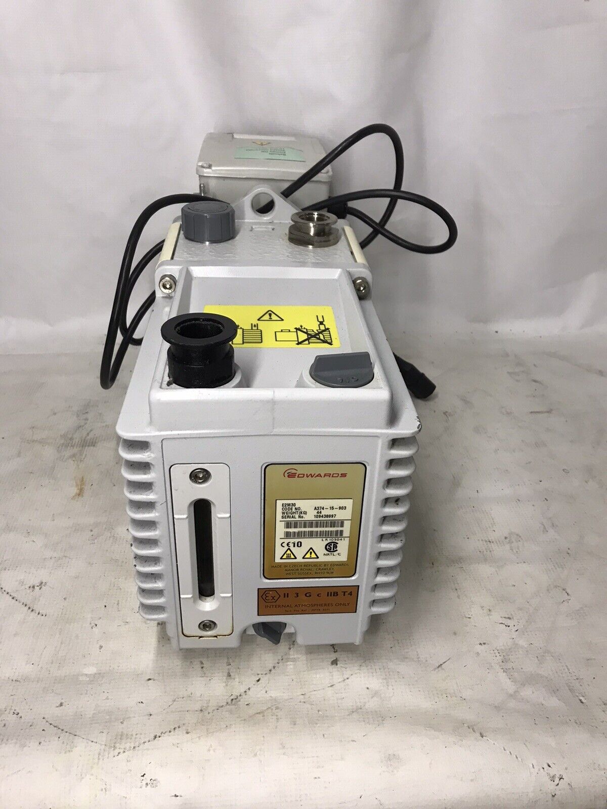 EDWARDS E2M30 Dual Stage Rotary Vane Vacuum Pump - TESTED warranty