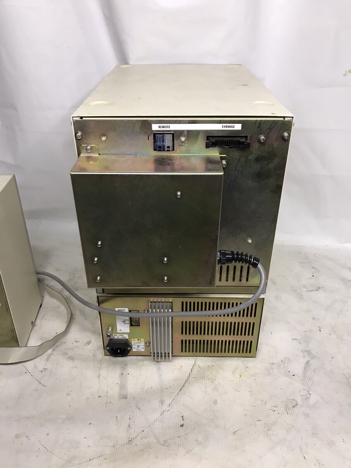 Shimadzu SIL-10A with Sample Cooler and Syringe Pump