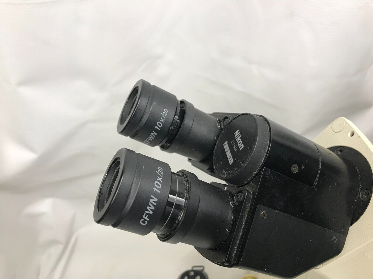 Nikon Diaphot 300 Inverted Phase Contrast Microscope w 4 Objectives