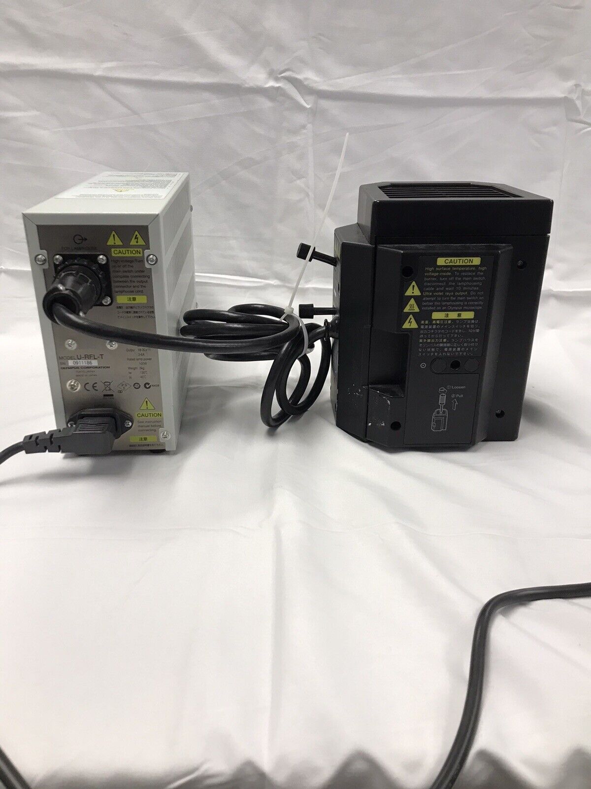 Olympus U-RFL-T Microscope Power Supply w/ U-LH100HGAPO Lamp