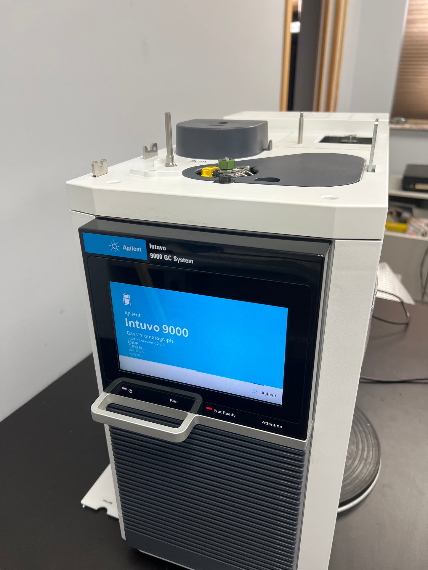 Agilent Intuvo 9000 G3950A GC System