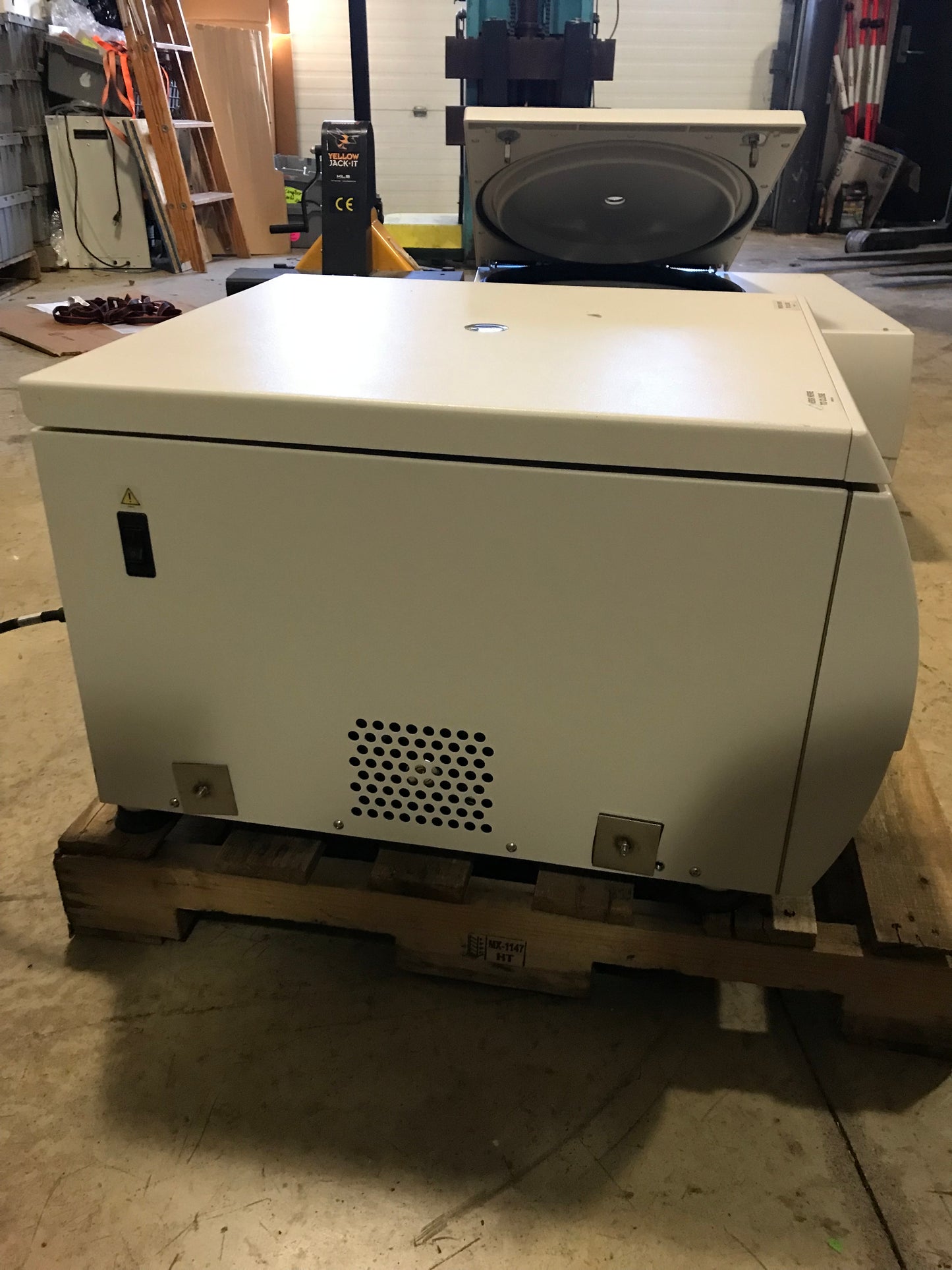 Beckman Coulter Centrifuge, Model Allegra X-14R in1566-14 ALF16B26