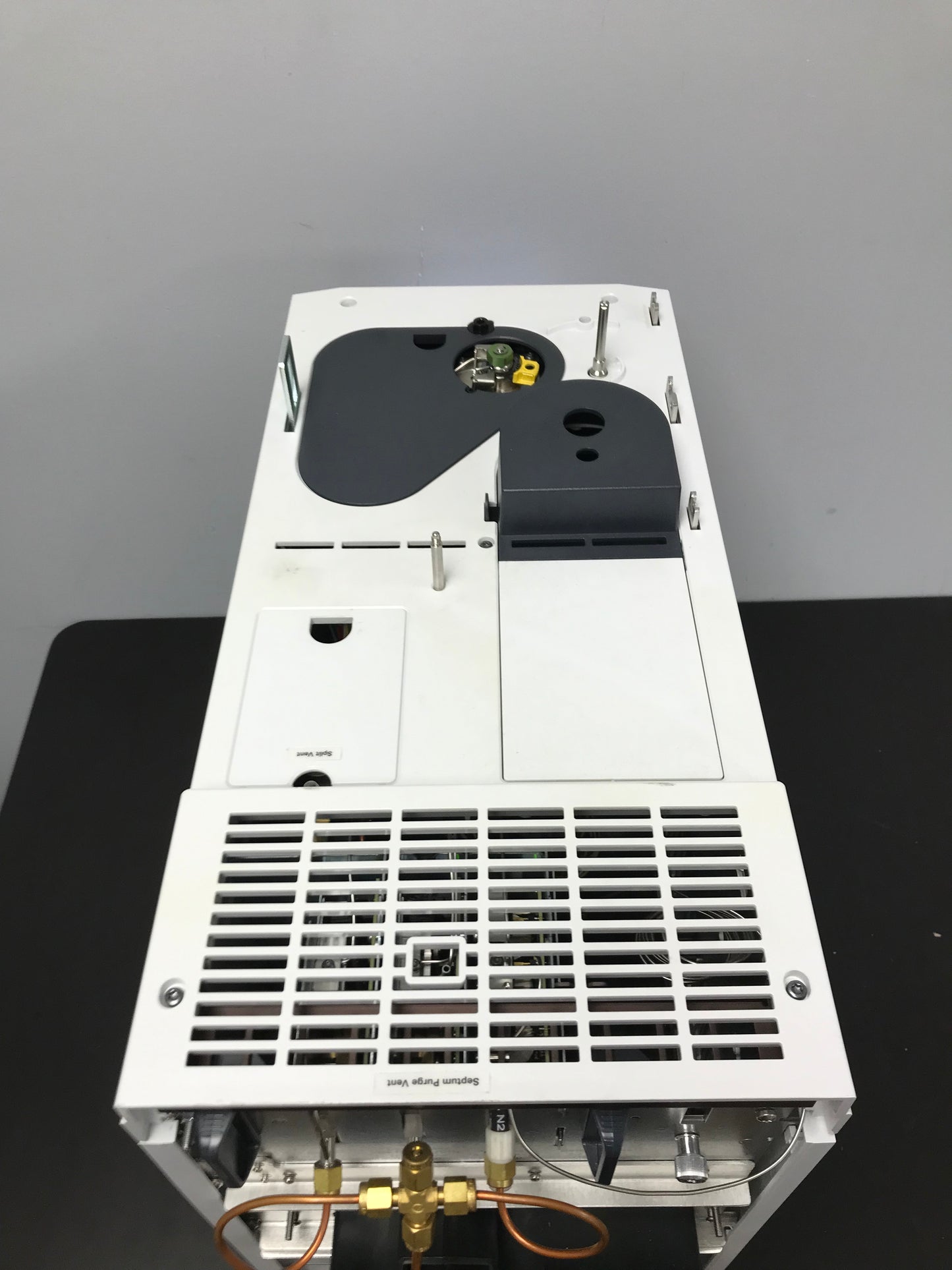 Agilent Intuvo 9000 G3950A GC System