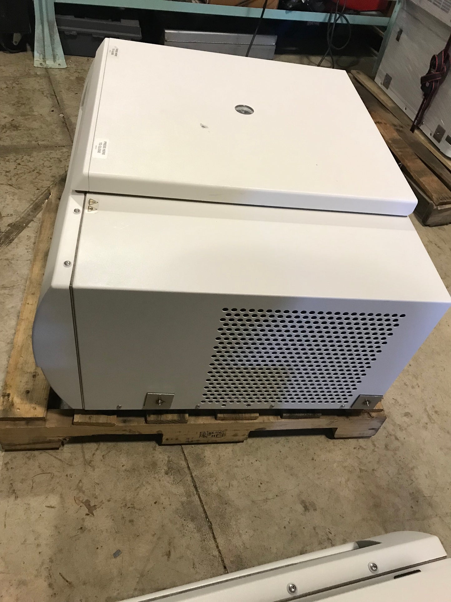 Beckman Coulter Centrifuge, Model Allegra X-14R in1566-14 ALF16B26