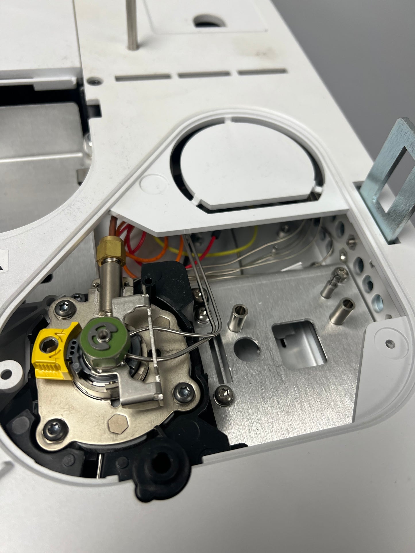 Agilent Intuvo 9000 G3950A GC System