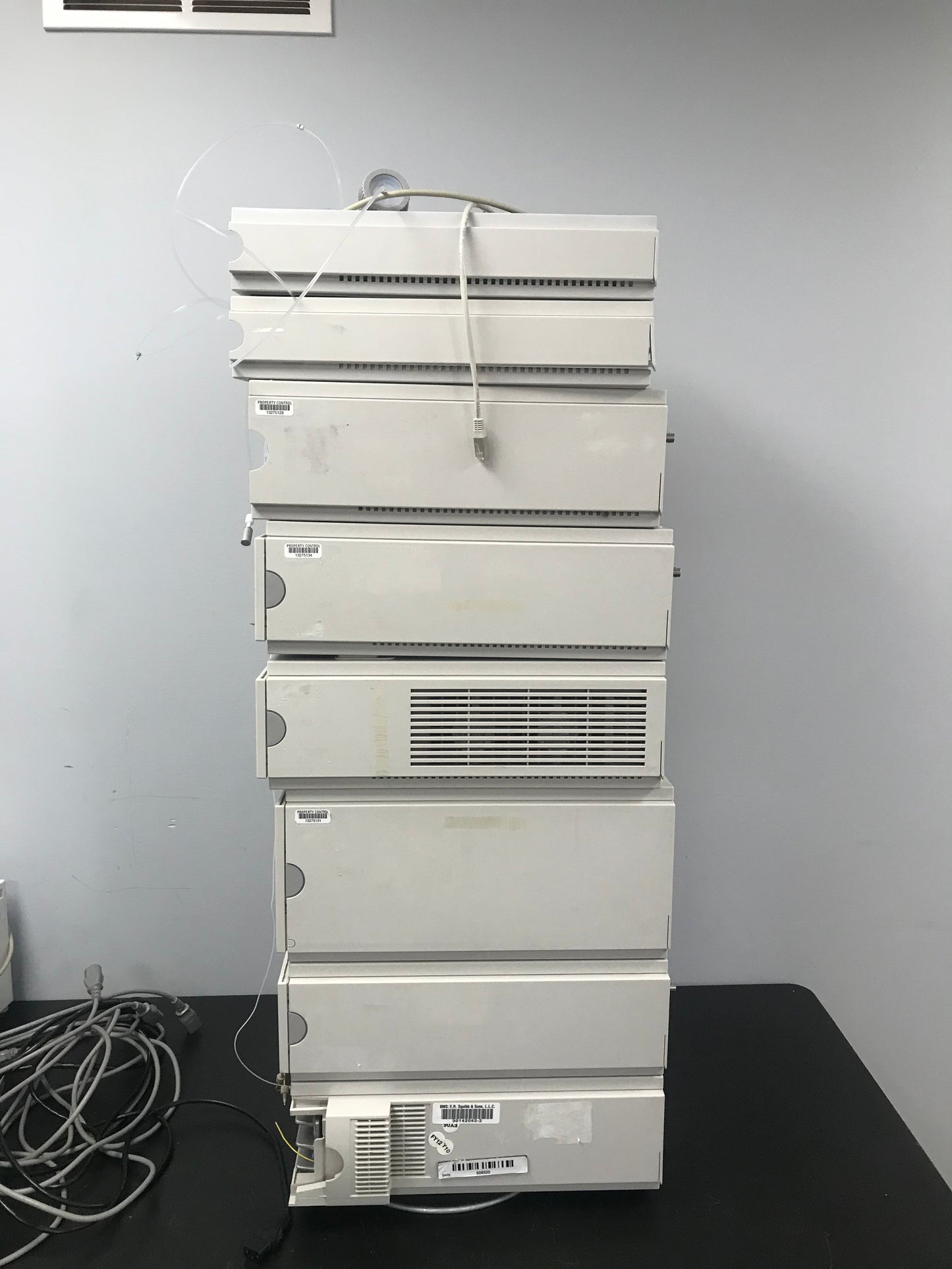 8pc, HP Agilent 1100 HPLC QuatPump, ALS, DAD, Colcom, Degasser, ALS Therm VWD Tray