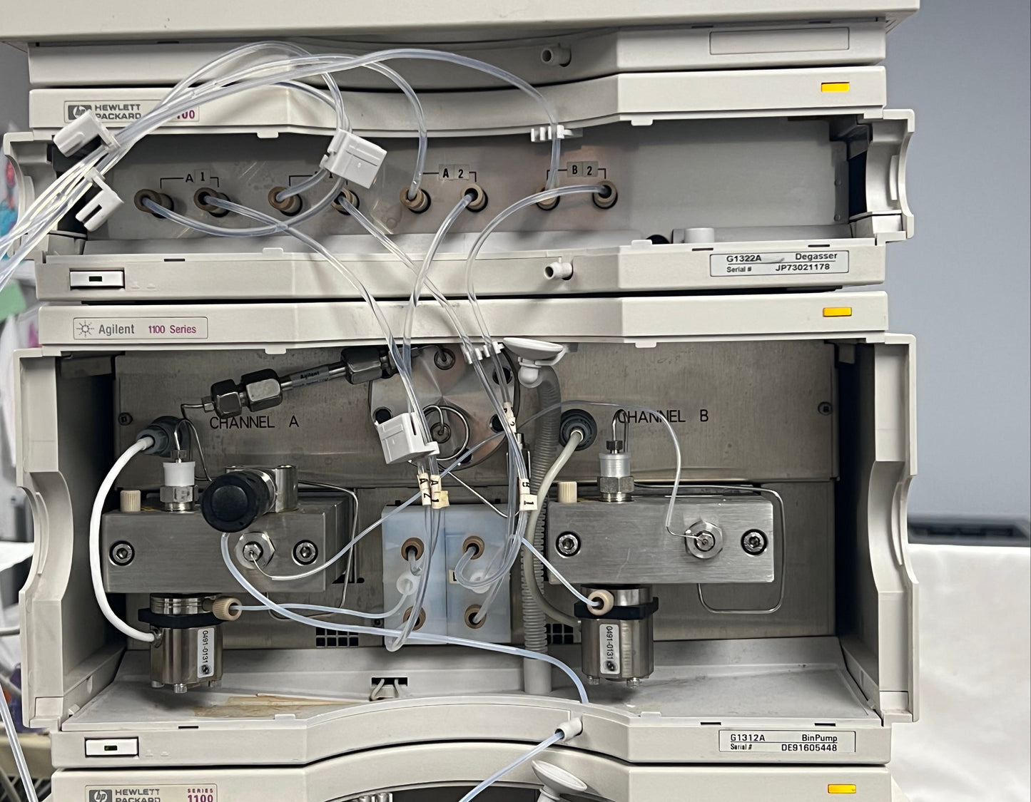 Agilent HP 1100 Series 7-piece HPLC System ALSTherm ,ALS, VWD, BinPump, Degasser ,Colcom