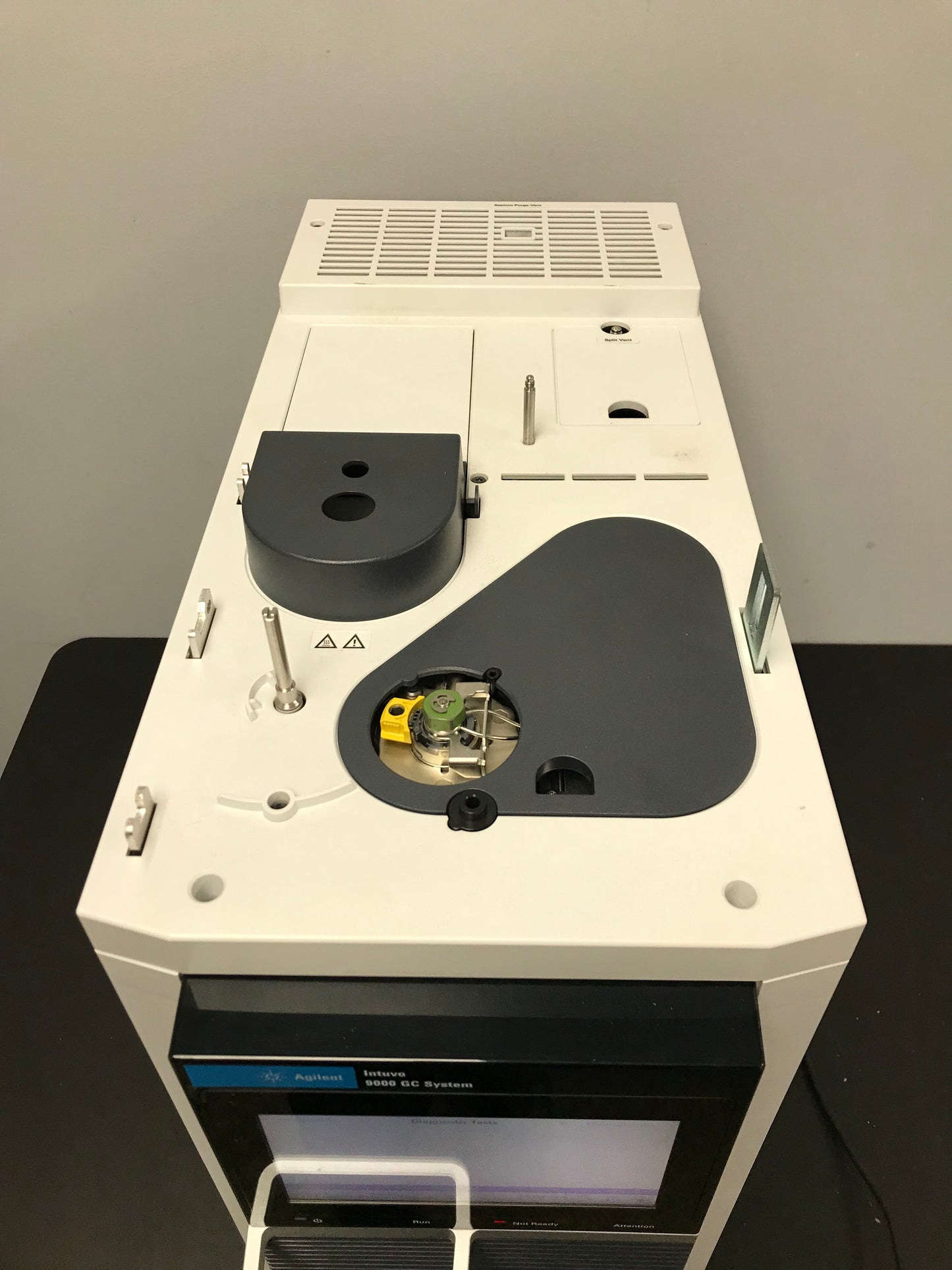 Agilent Intuvo 9000 G3950A GC System