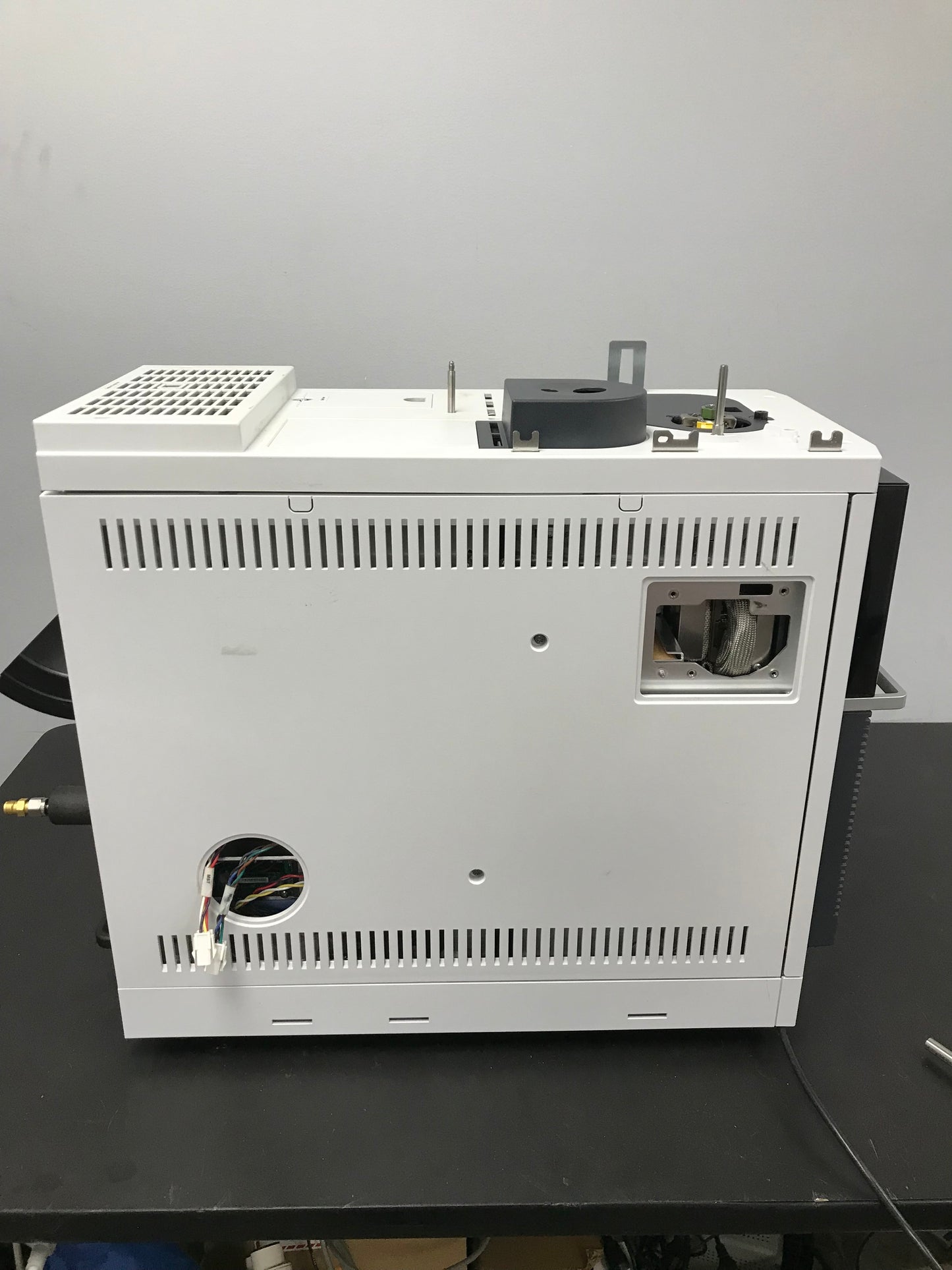 Agilent Intuvo 9000 G3950A GC System
