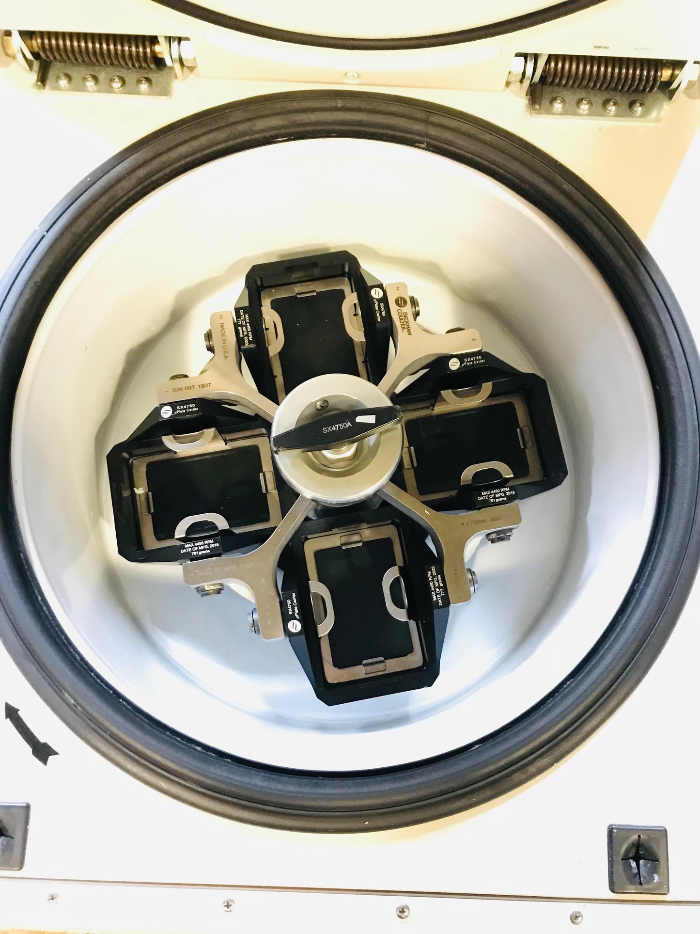 Beckman Coulter Allegra X-15R Refrigerated Centrifuge with Rotor and Buckets