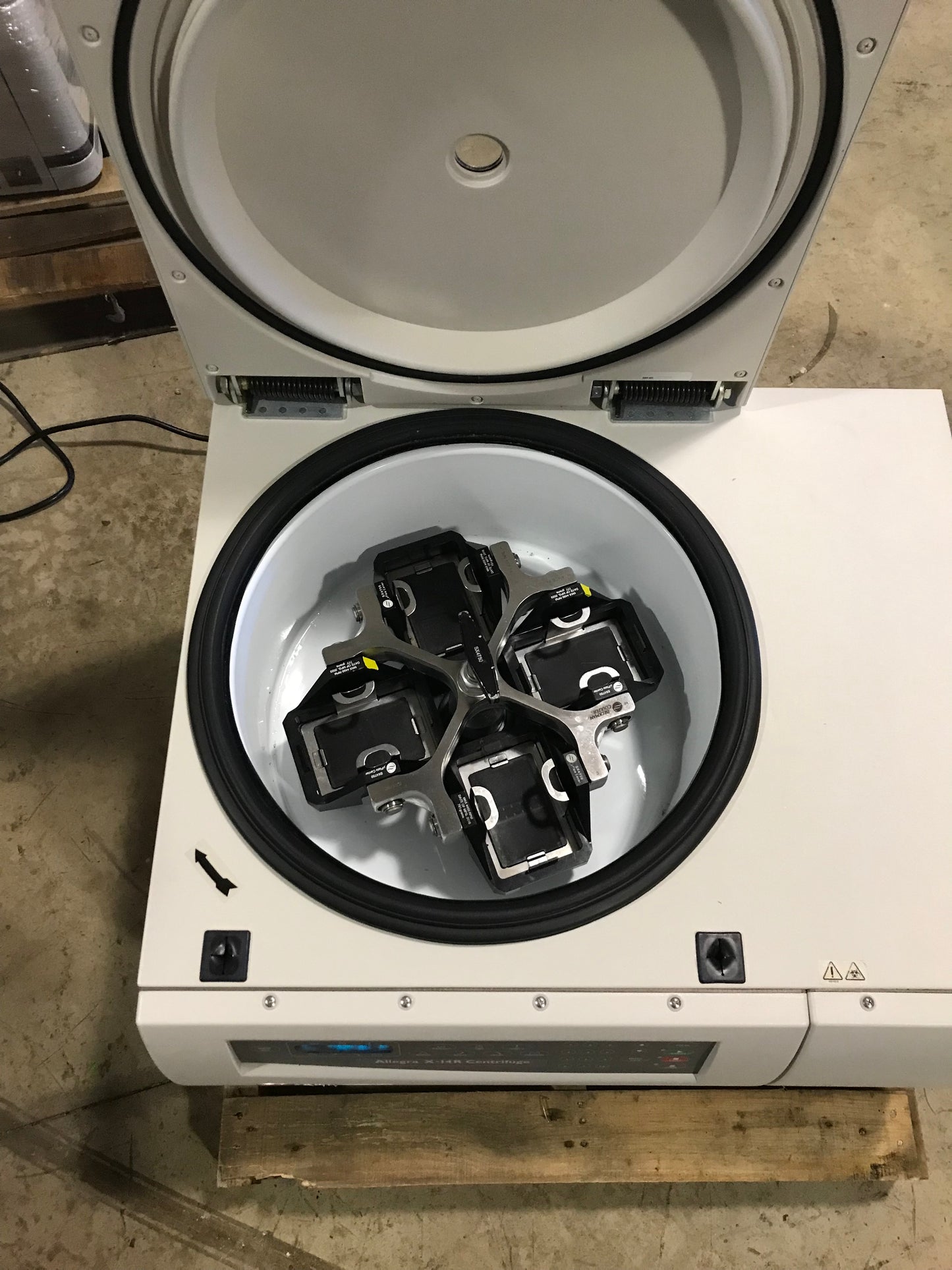 Beckman Coulter Centrifuge, Model Allegra X-14R in1566-14 ALF16B26