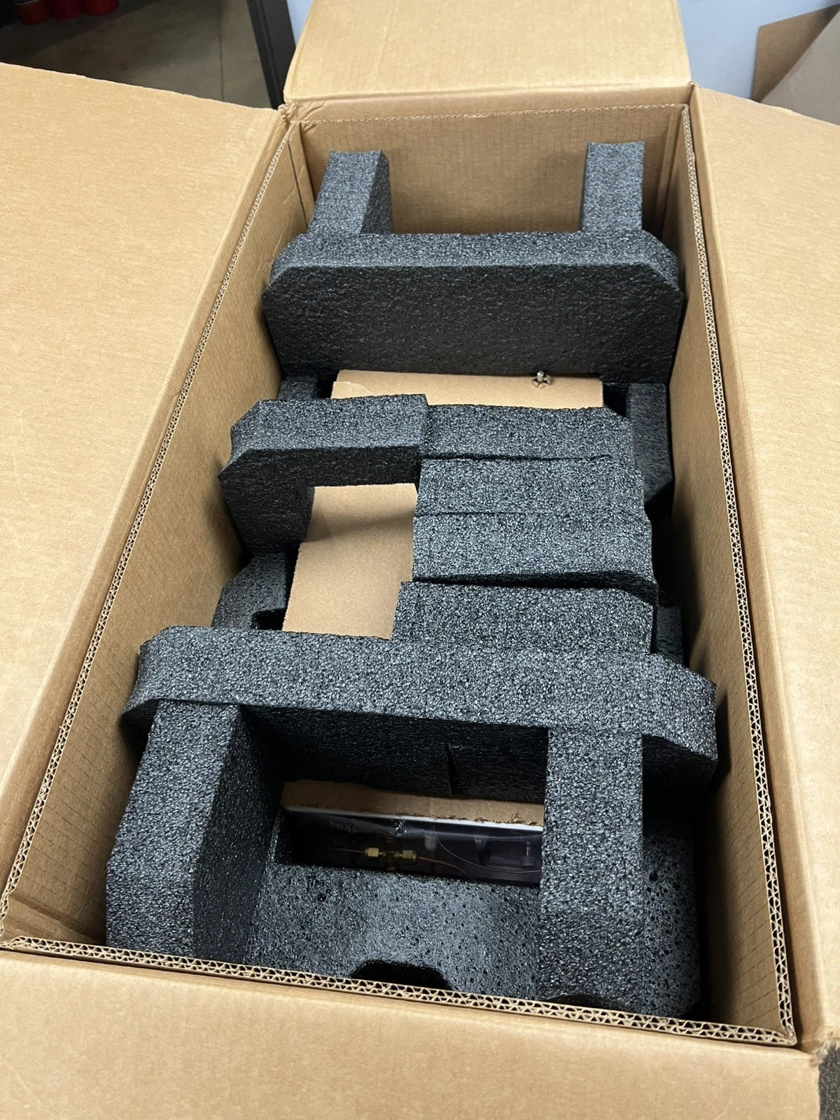 Agilent Intuvo 9000 G3950A GC System