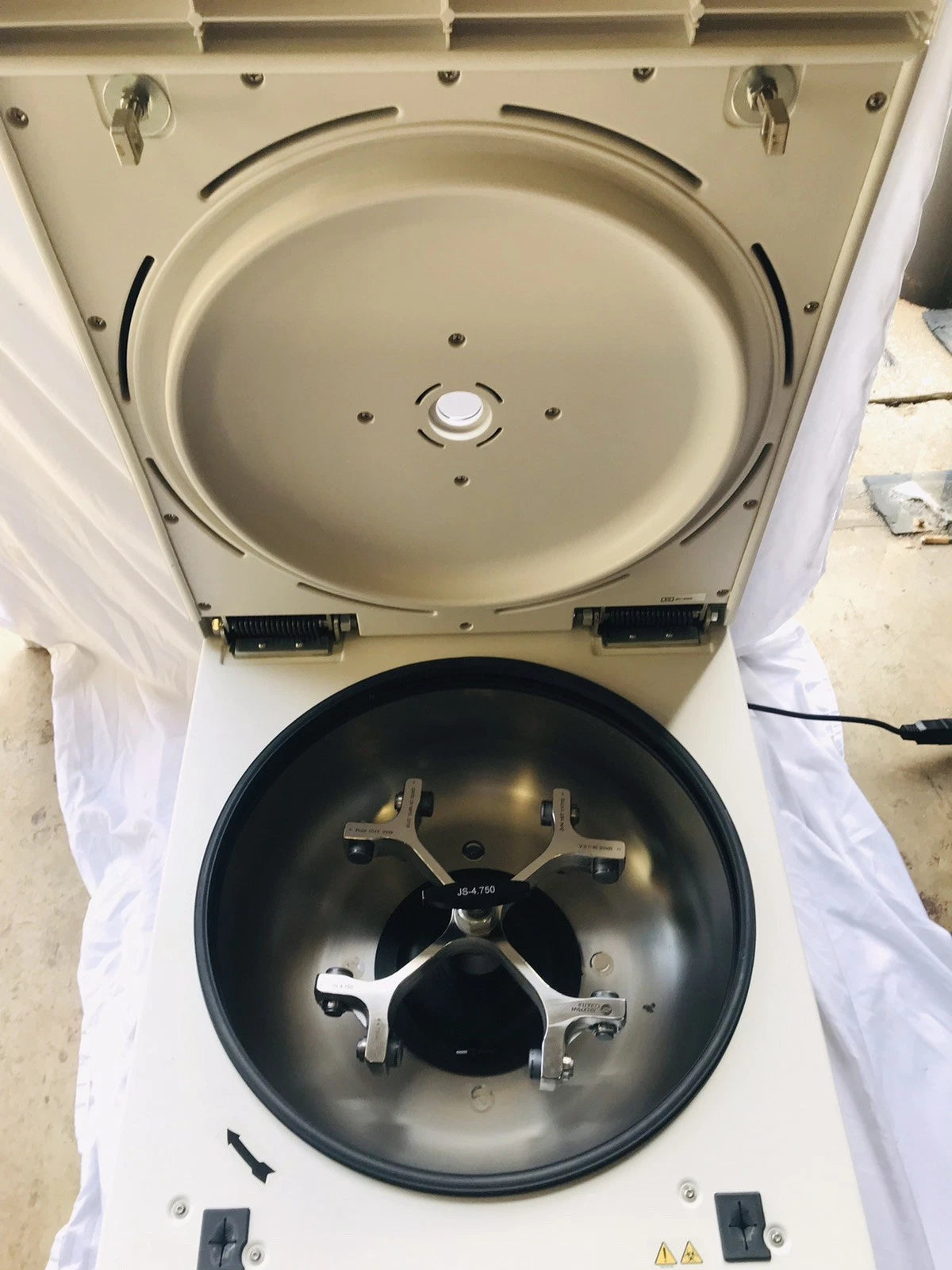 Beckman Coulter Avanti J-15 Centrifuge – JS-4.750 Swinging Bucket Rotor Tested
