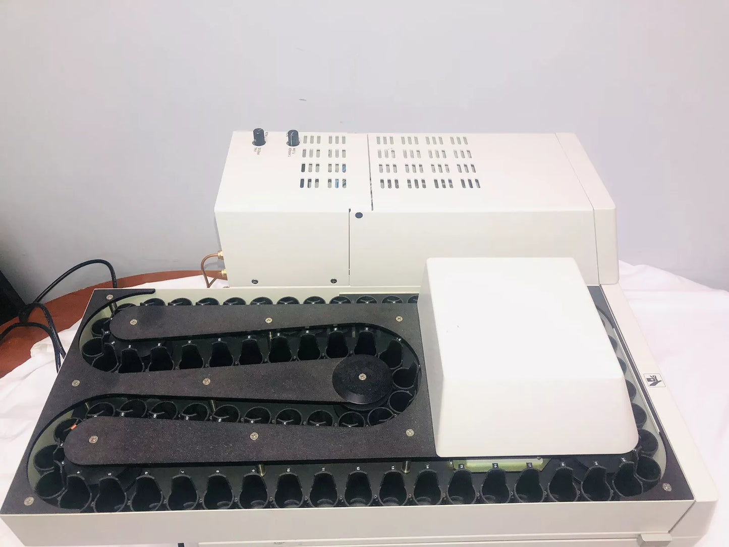 Agilent G1888 Network Headspace Sampler G1888A Power Up Tested Video