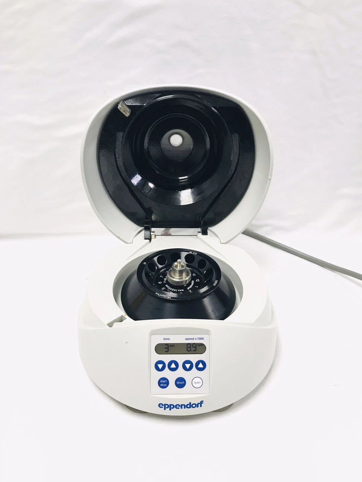 Eppendorf MiniSpin Plus 5453 Microcentrifuge + F45-18-11 Rotor Tested Working