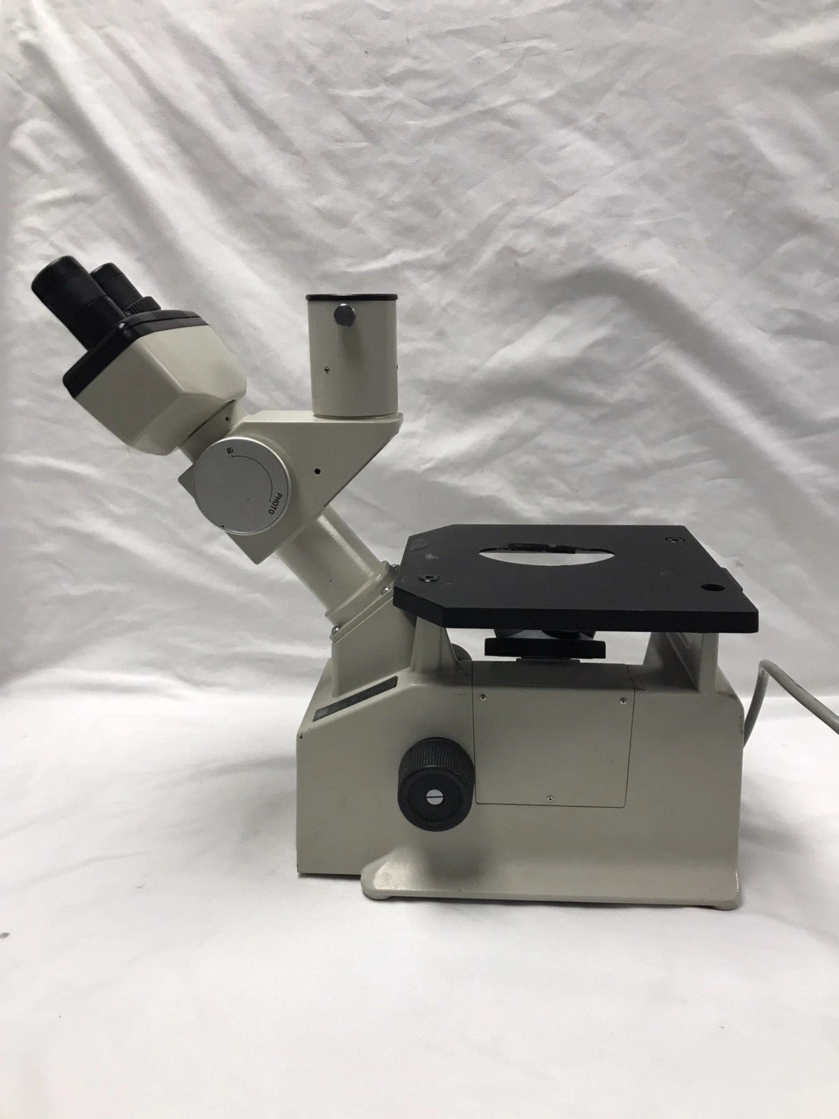 Nikon Inverted Microscope TMS with 3 Objectives AS-IS Parts / Repair 4x 10x 20x