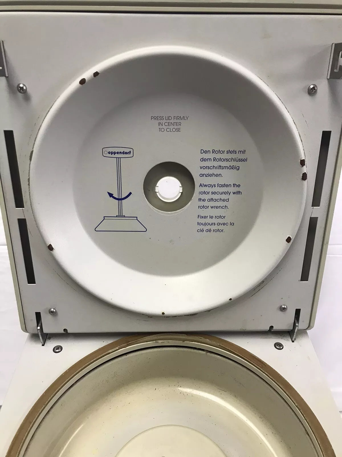 Eppendorf 5417C Centrifuge NO POWER No rotor for parts or repair