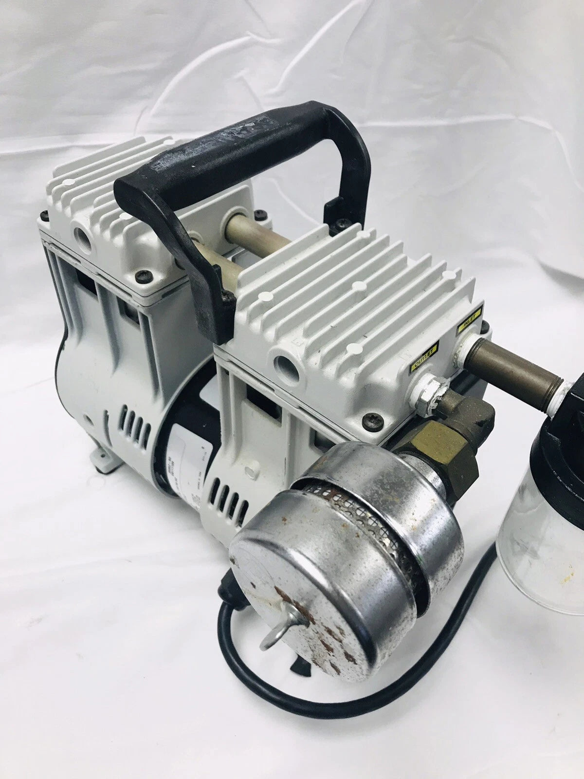 Welch Piston Vacuum Pump 1/3 HP 2585Z-50 57 mm Hg dry oil-less