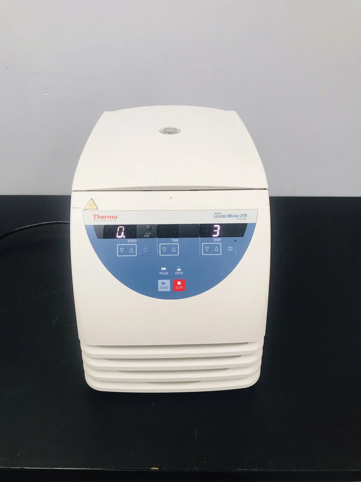 Thermo Sorvall Legend Micro 21R Refrigerated Centrifuge with 75003424 Rotor