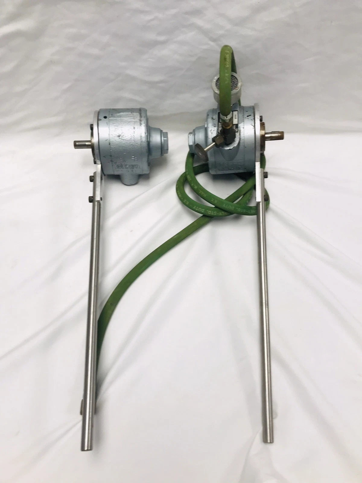 Lot of 2 GAST 1-1/2 hp Reversible Face Air Actuated Motor 4AM-NRV-22B