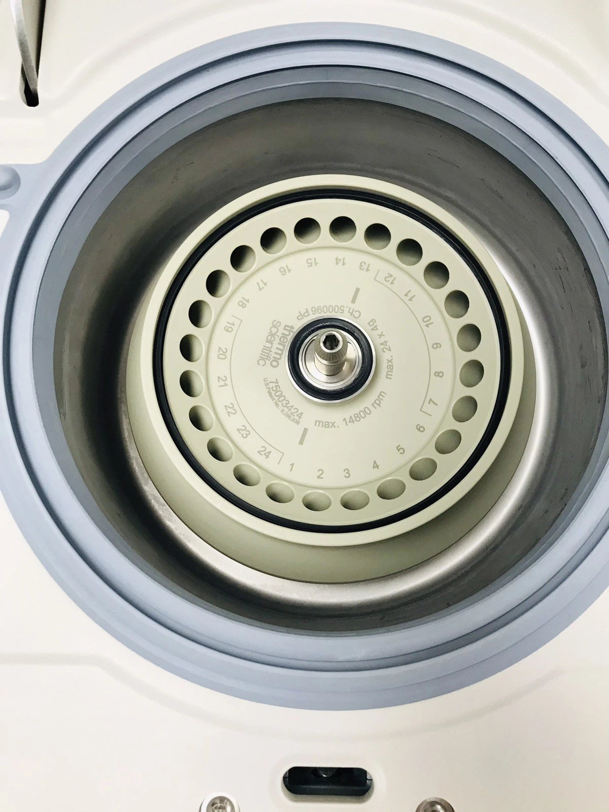 Thermo Sorvall Legend Micro 21R Refrigerated Centrifuge with 75003424 Rotor