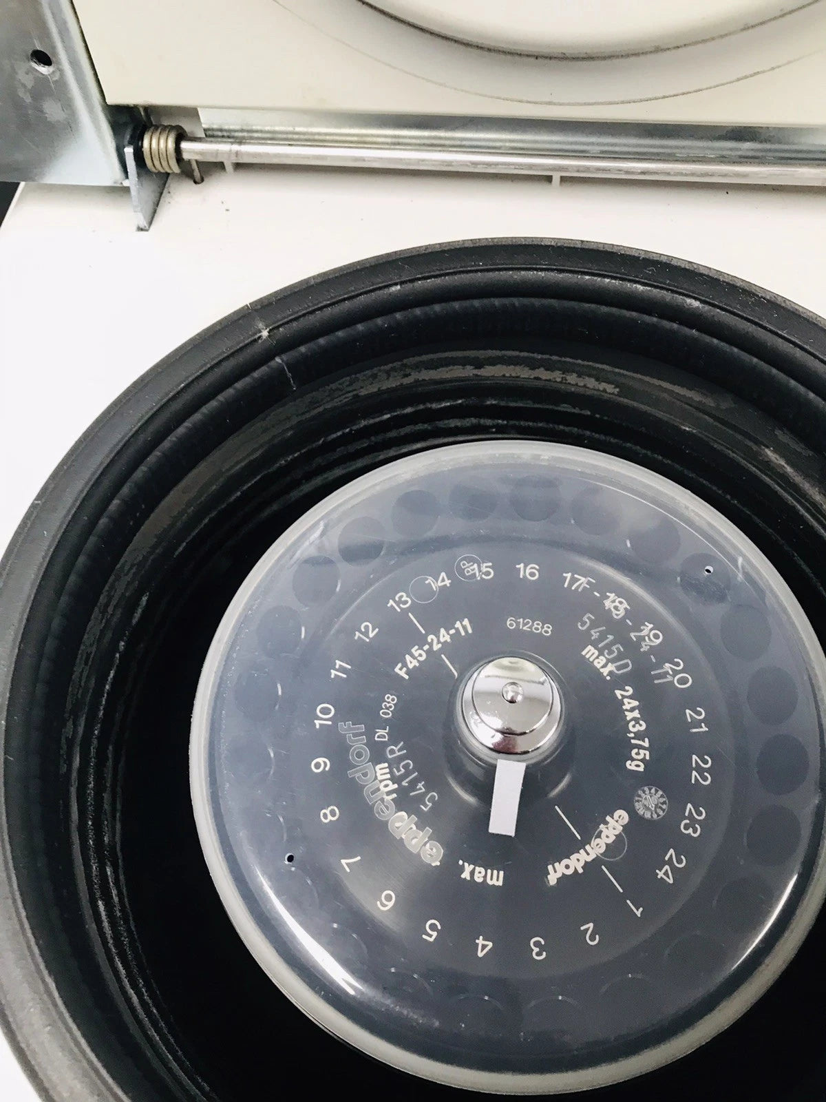 Eppendorf 5415R Refrigerated Centrifuge w/ F45-24-11 Rotor 5415 R Tested Working